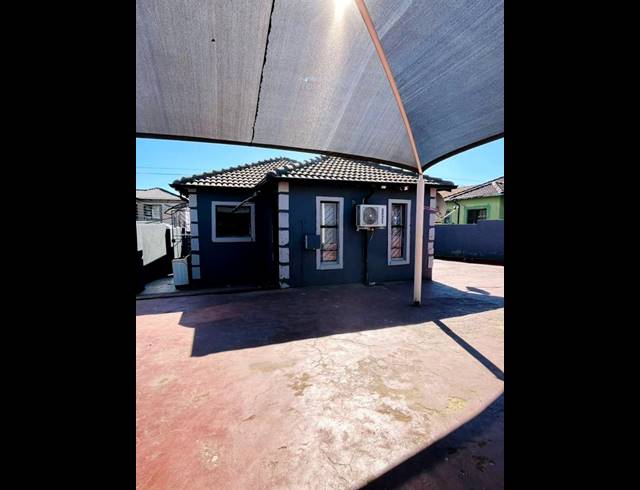 3 BEDROOM HOUSE FOR SALE IN COSMO CITY
